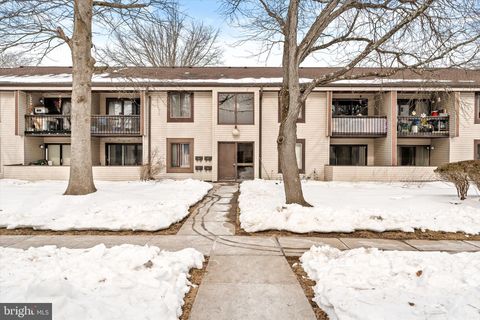 L TWIN RIVERS DR N 9 EAST WINDSOR NJ 08520