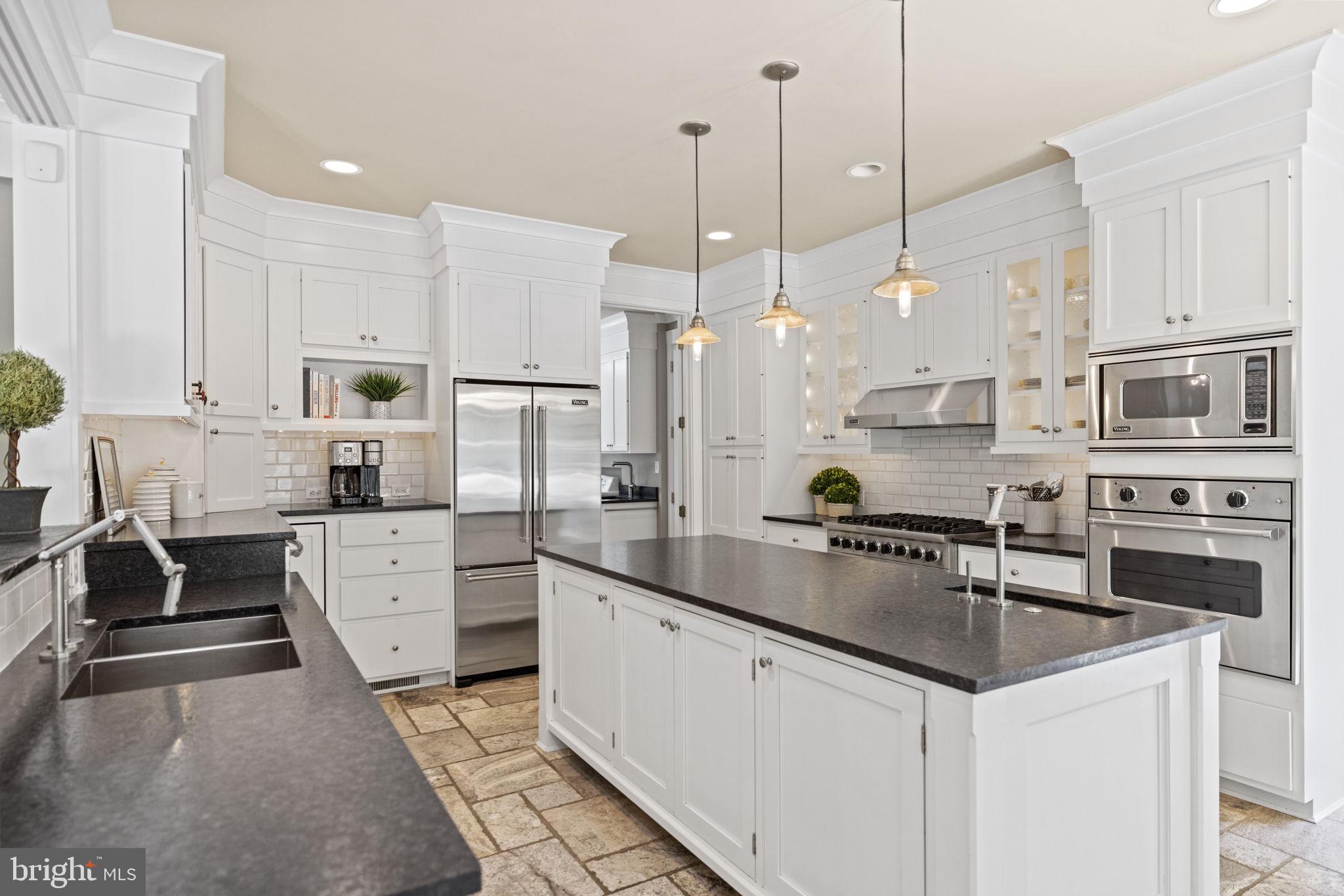 MERRY GO ROUND FARM - Residential