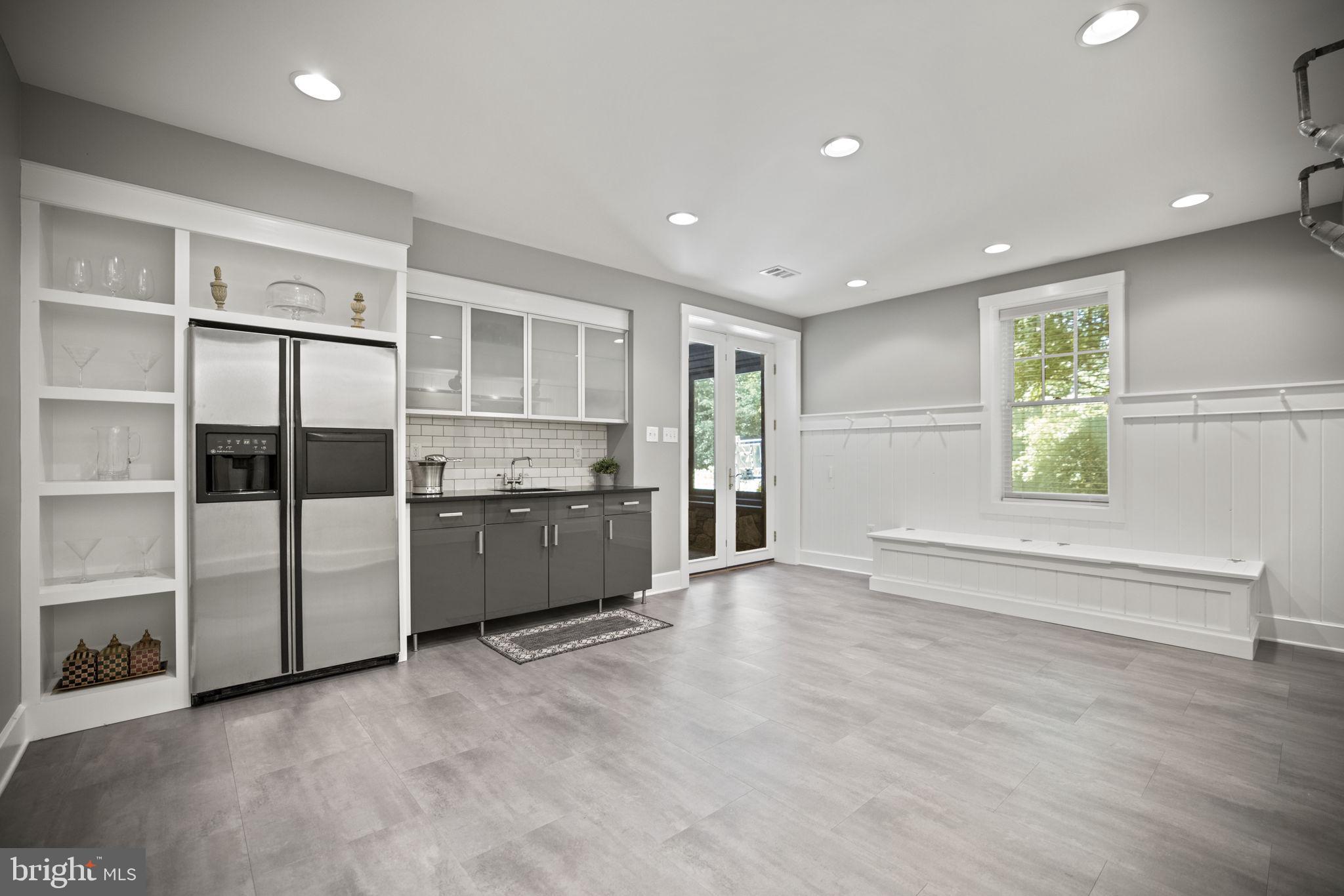 MERRY GO ROUND FARM - Residential