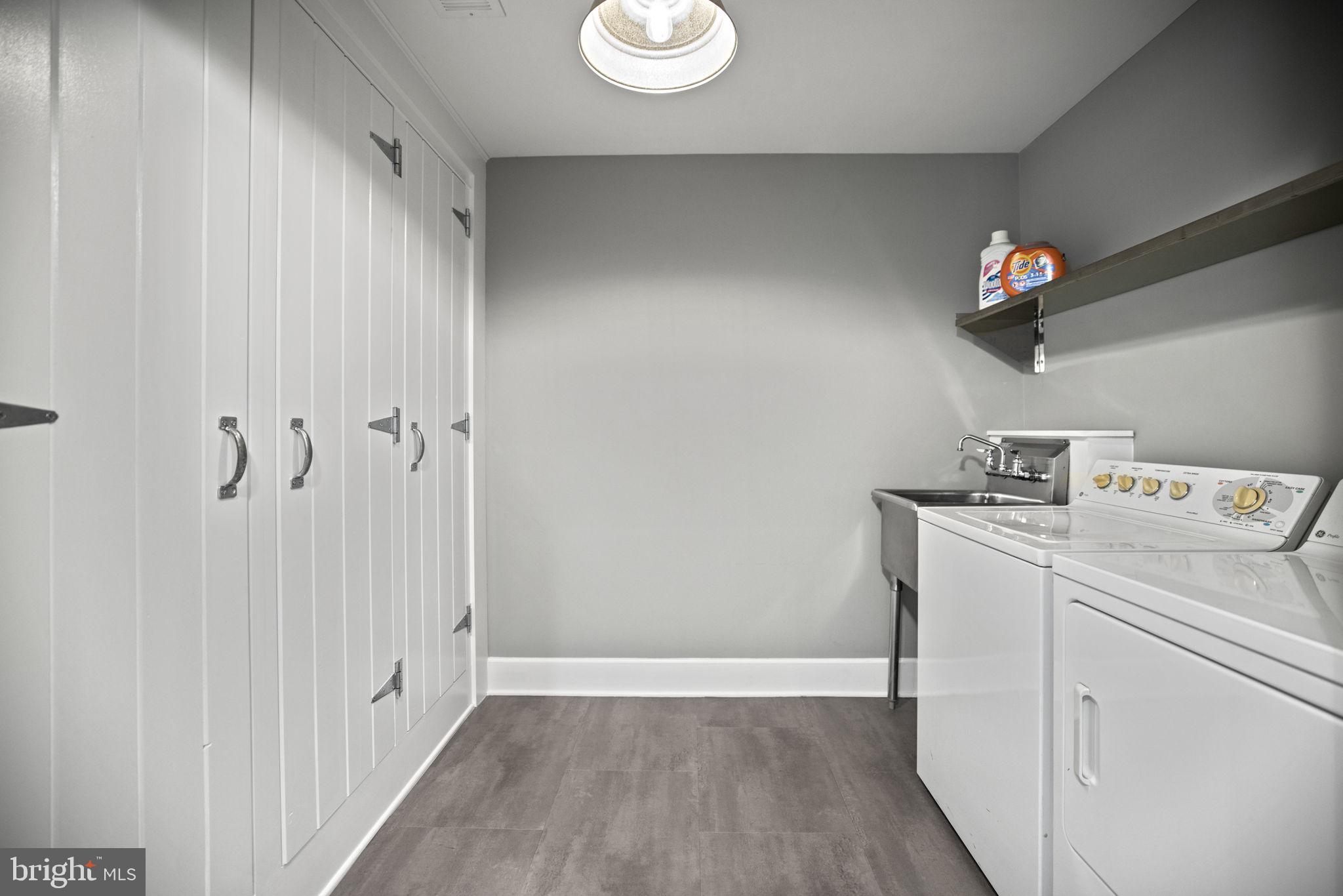 MERRY GO ROUND FARM - Residential