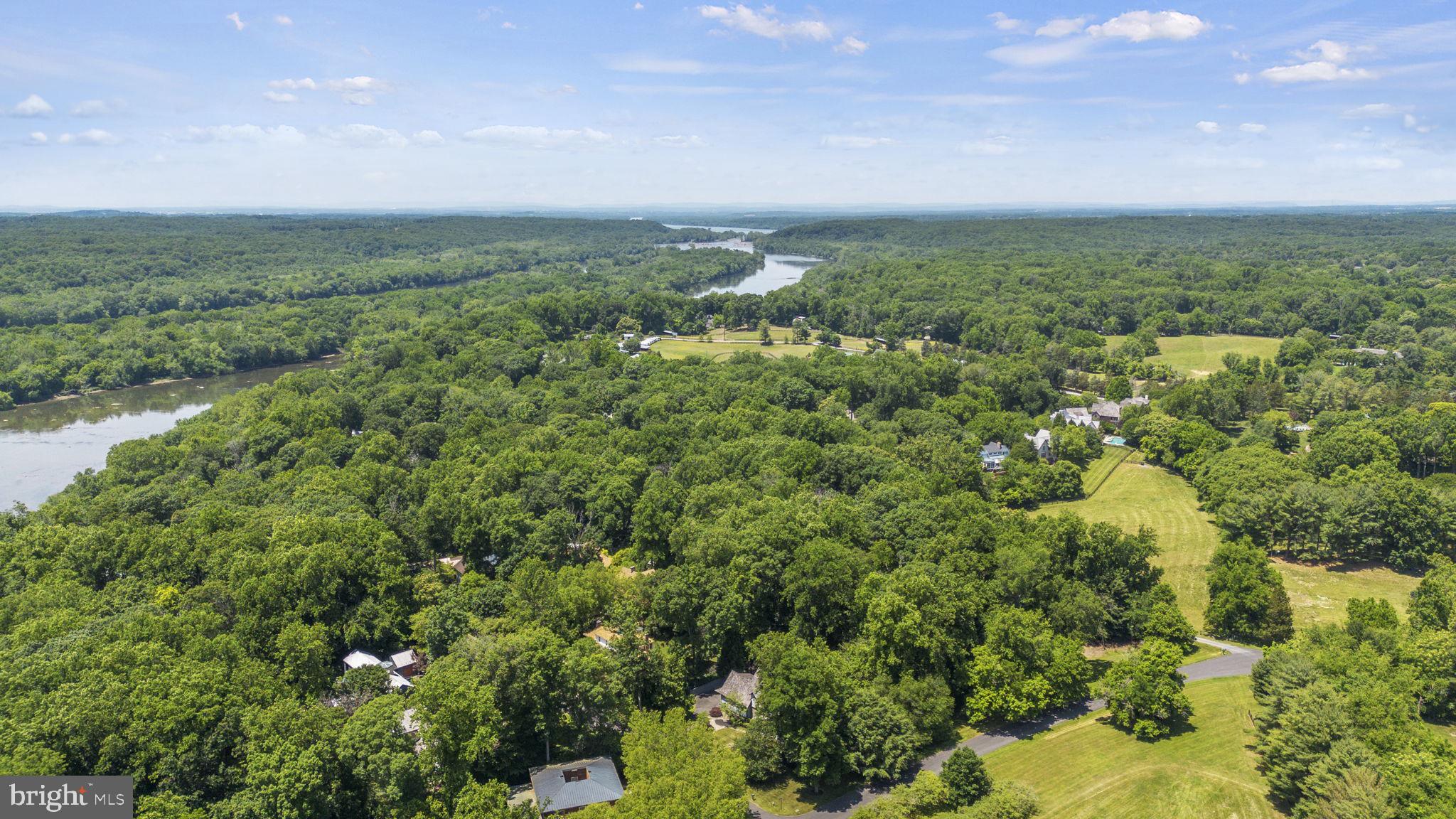 MERRY GO ROUND FARM - Residential