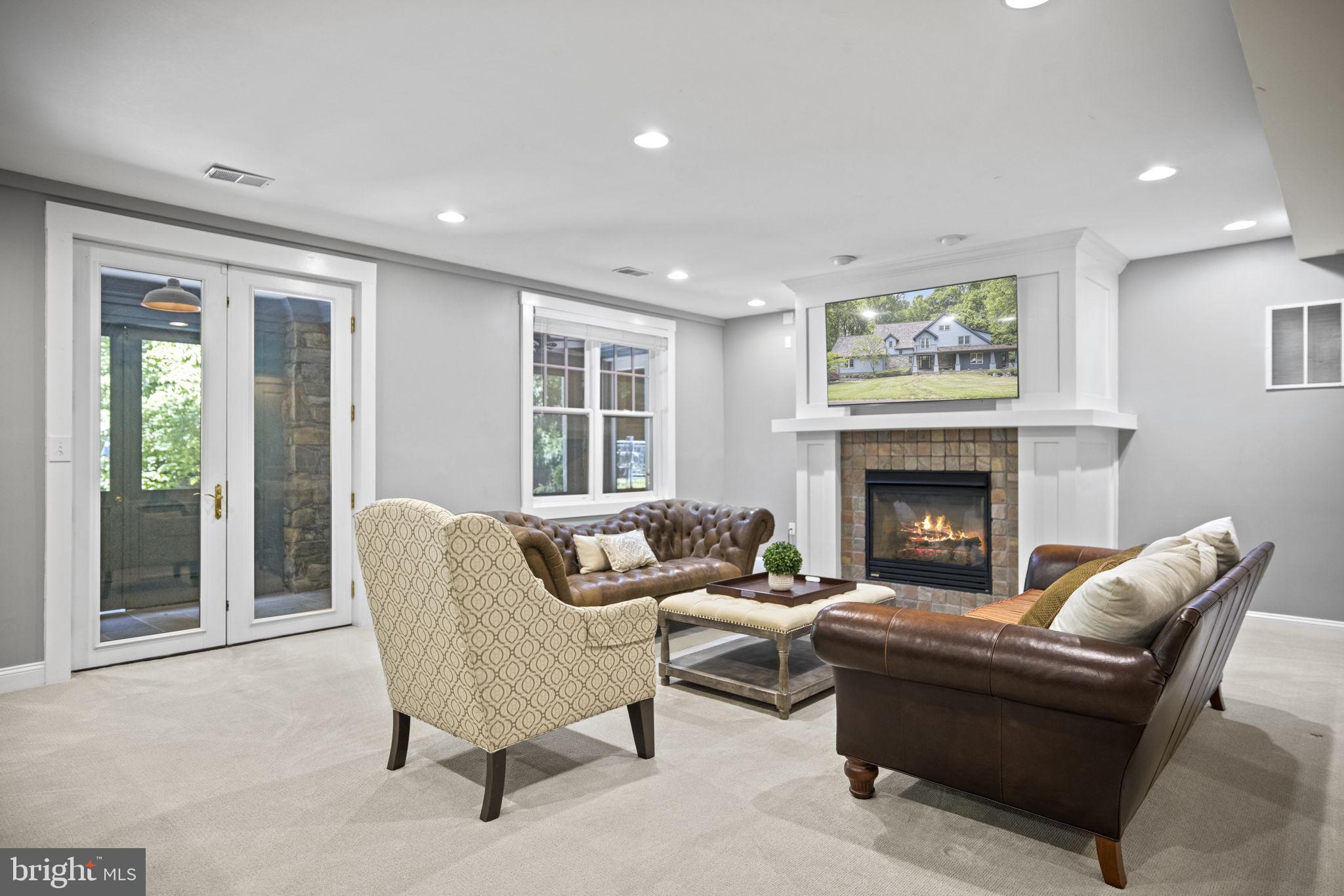 MERRY GO ROUND FARM - Residential