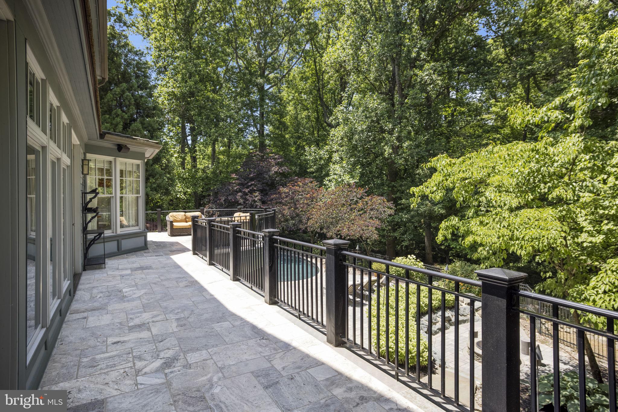 MERRY GO ROUND FARM - Residential