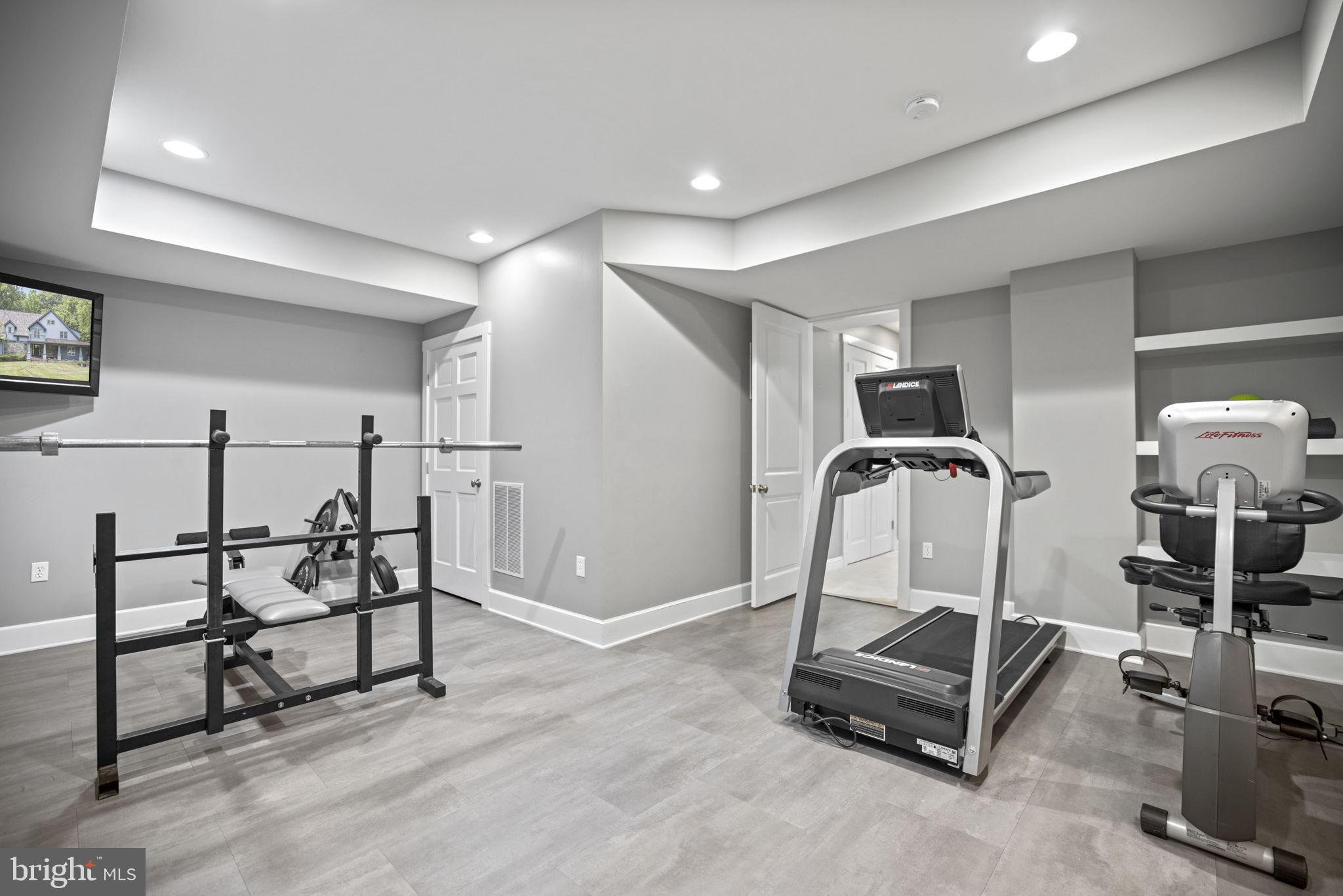 MERRY GO ROUND FARM - Residential