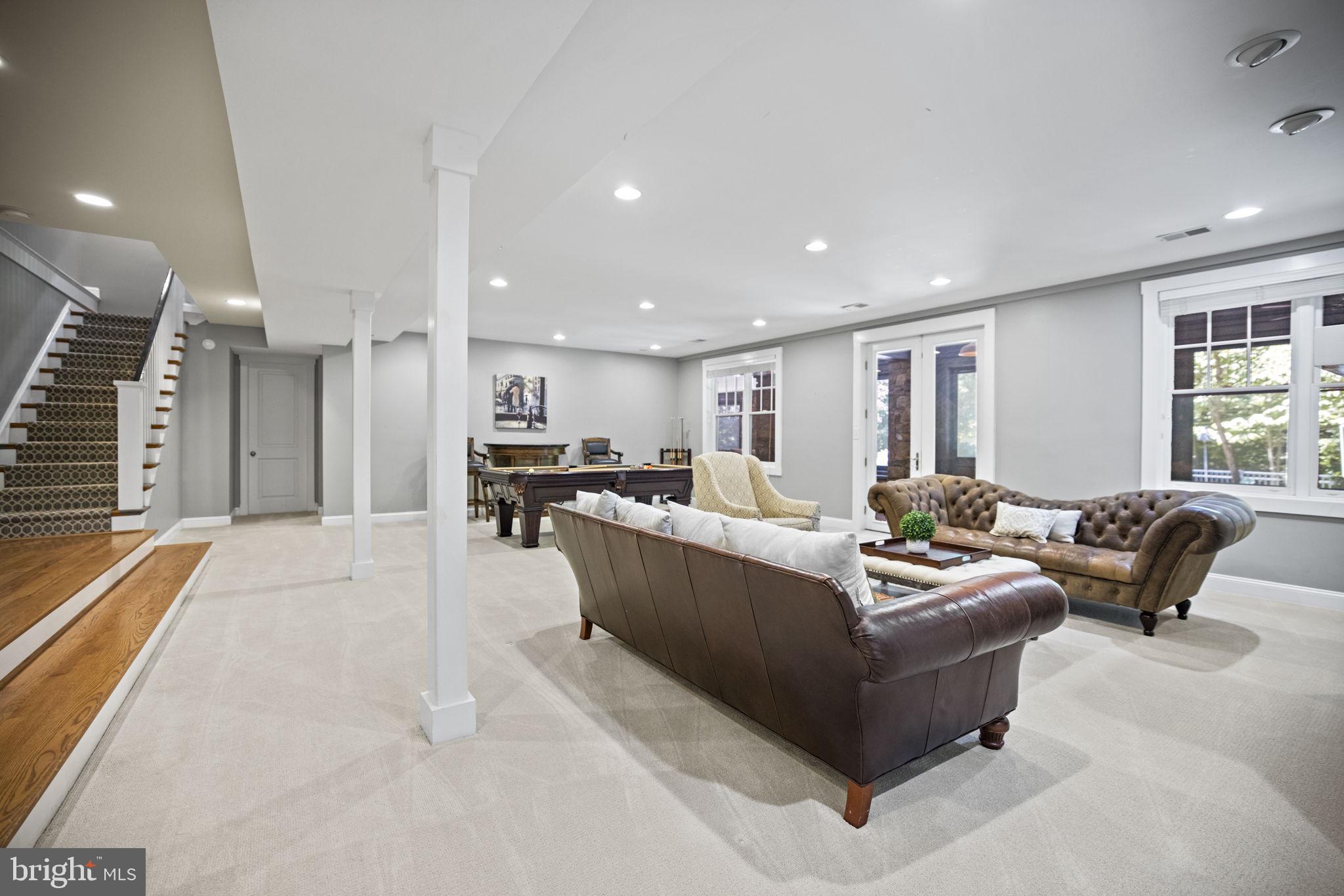 MERRY GO ROUND FARM - Residential