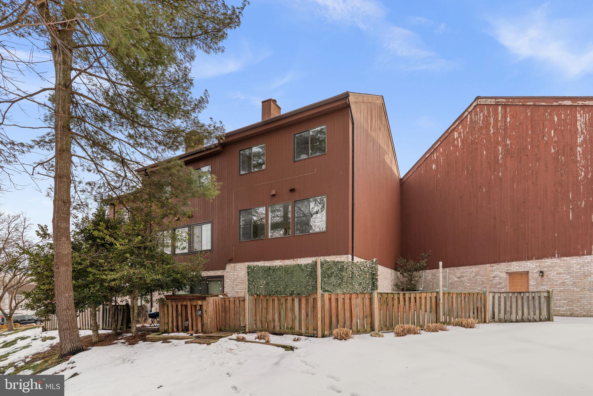 TOWN CENTER - Residential