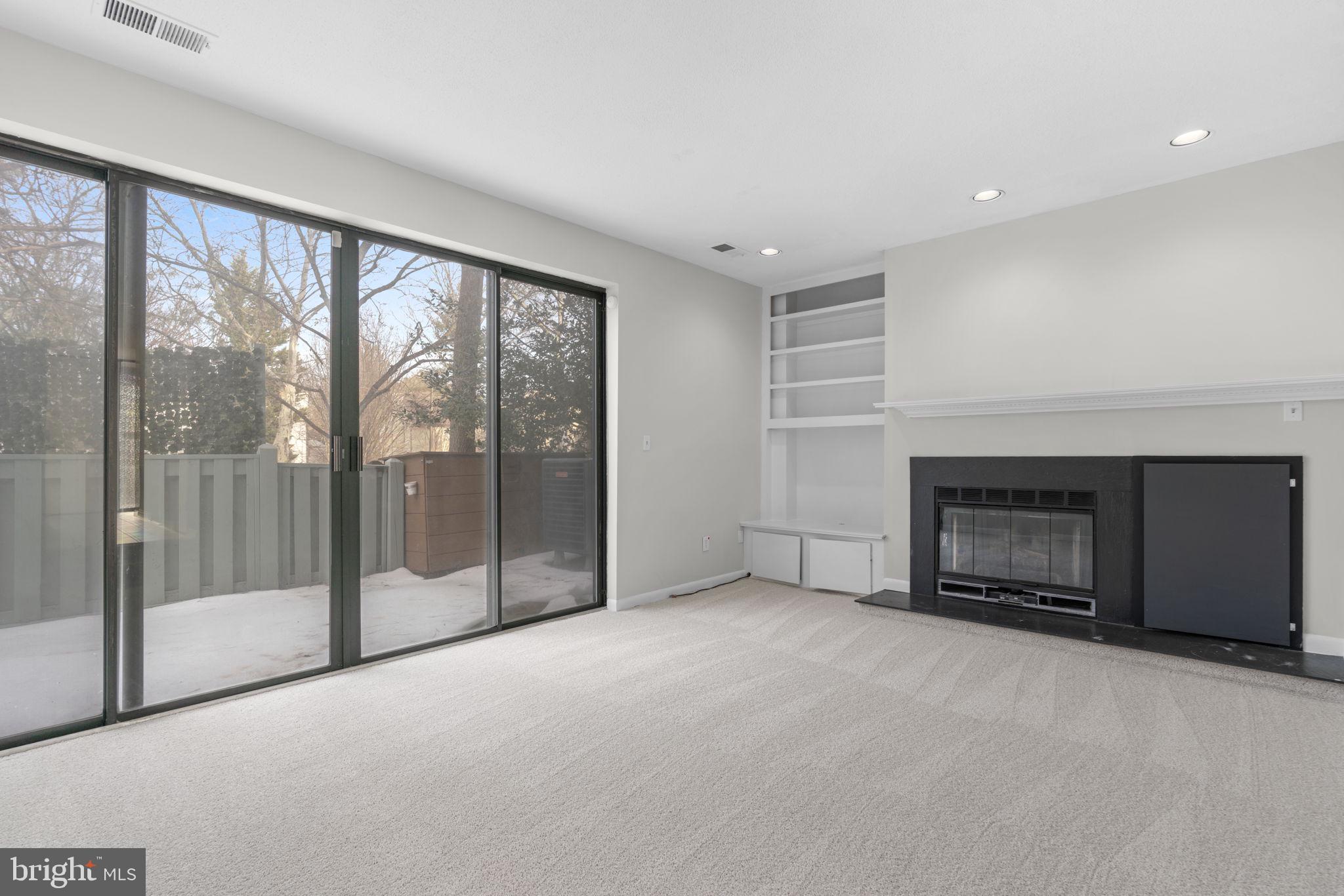 TOWN CENTER - Residential