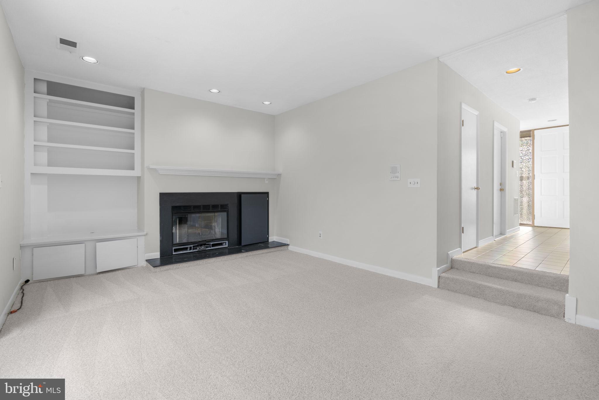 TOWN CENTER - Residential