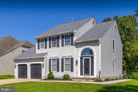Photo of 104 Stone Henge Drive, SWEDESBORO, NJ 08085 (MLS # NJGL2077598)