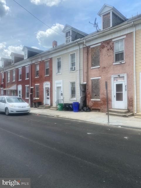 439 E WALNUT STREET