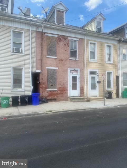 439 E WALNUT STREET