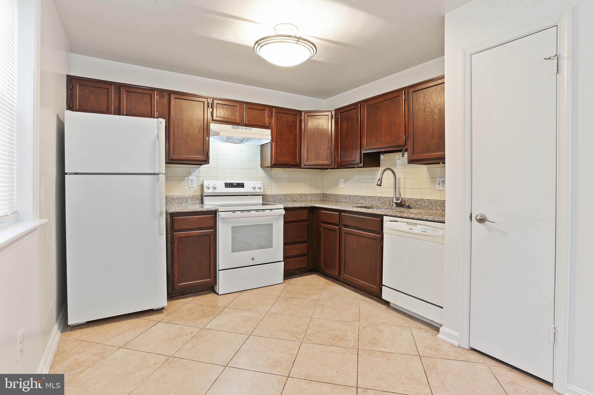 GREENS OF WARTHER - Residential Lease