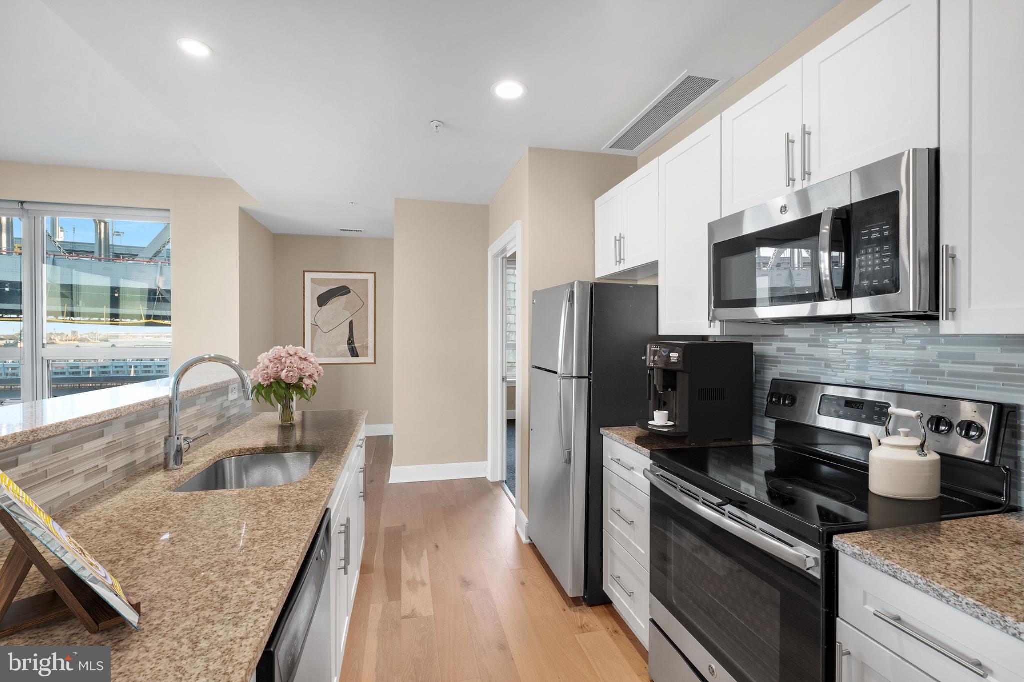 235 N COLUMBUS BOULEVARD 1605