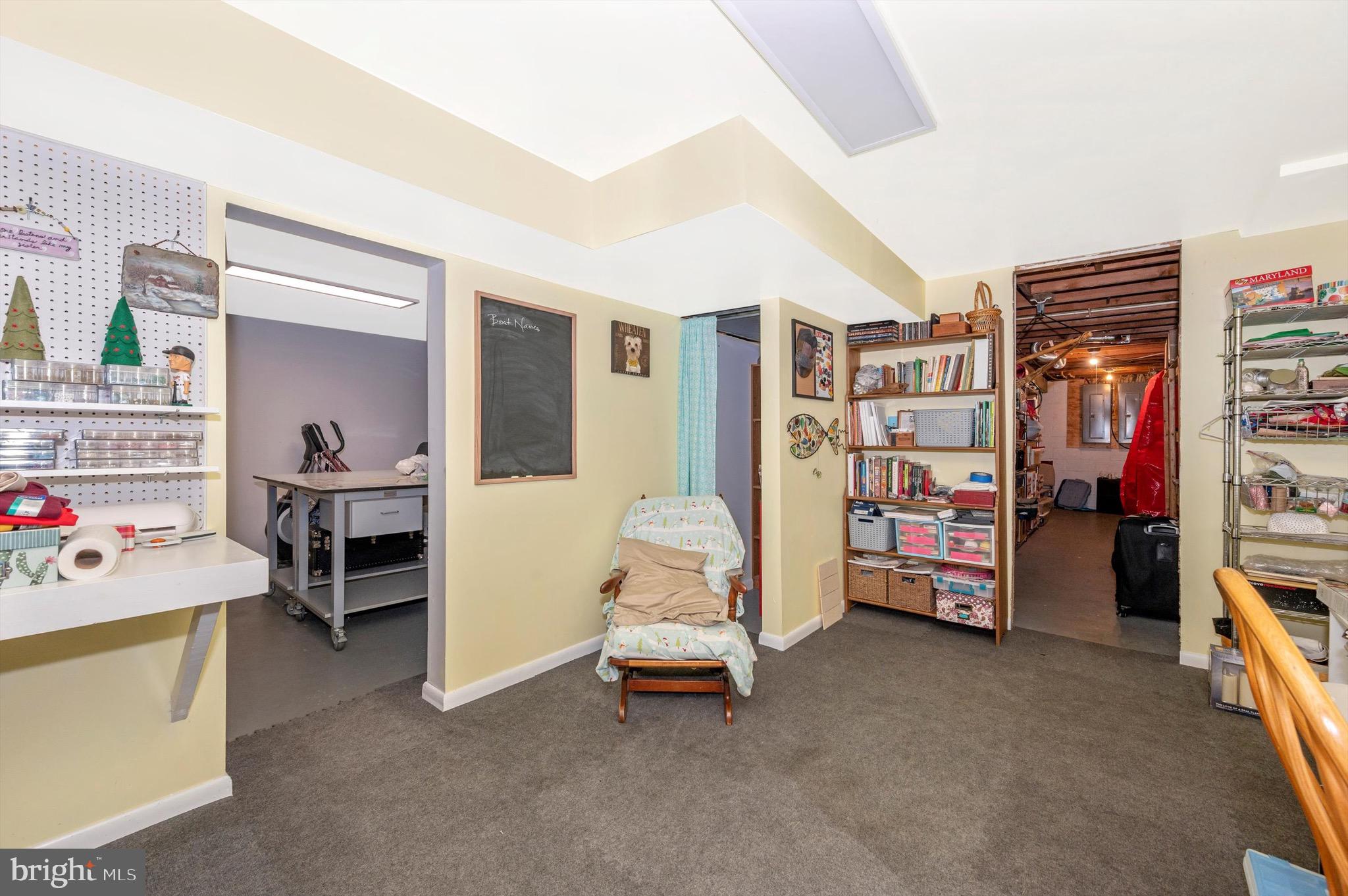 HOLLOW ESTATES - Residential