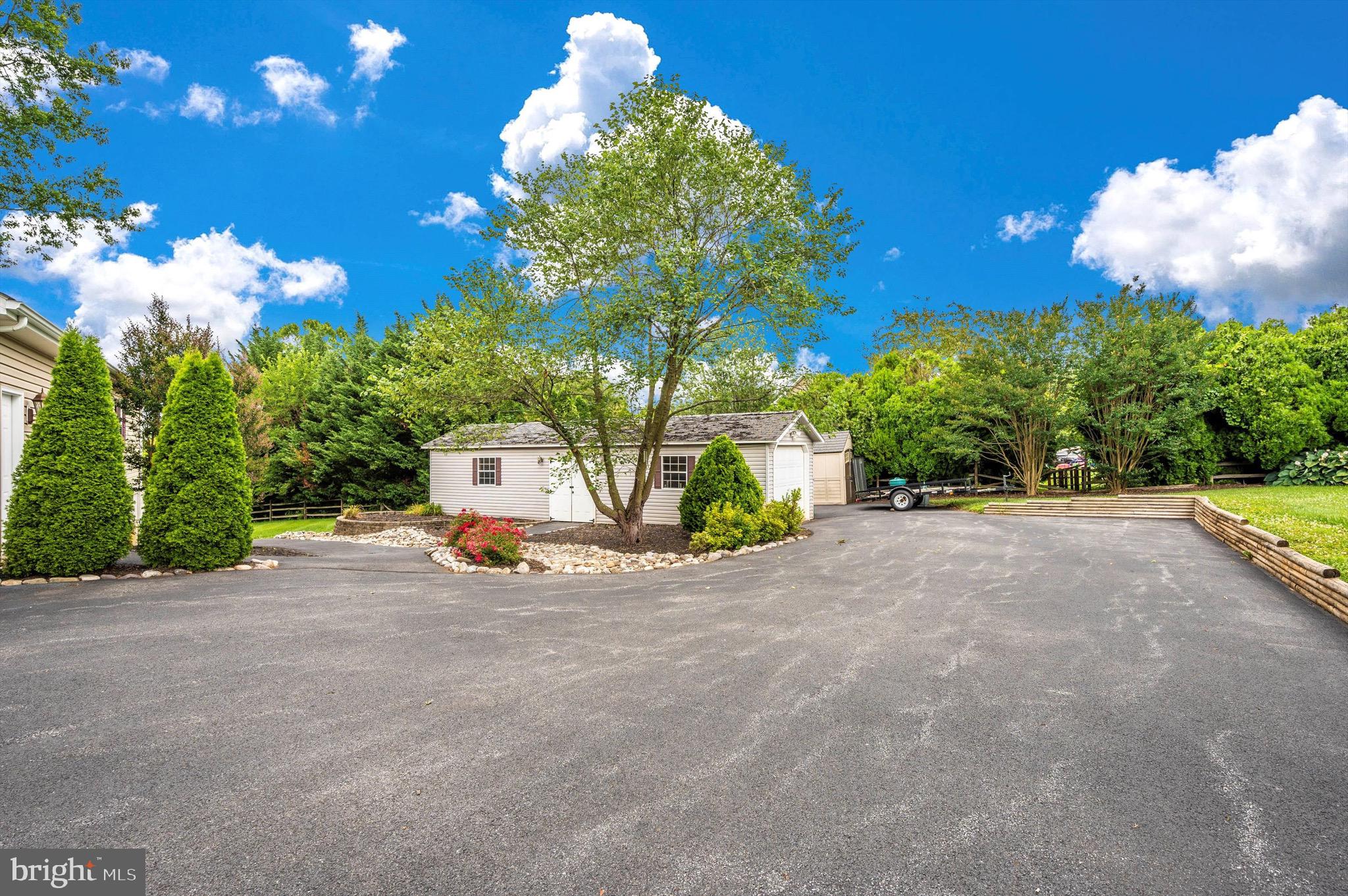 HOLLOW ESTATES - Residential