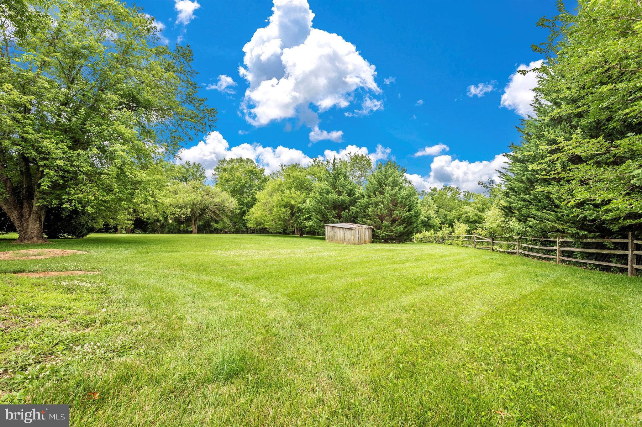 HOLLOW ESTATES - Residential