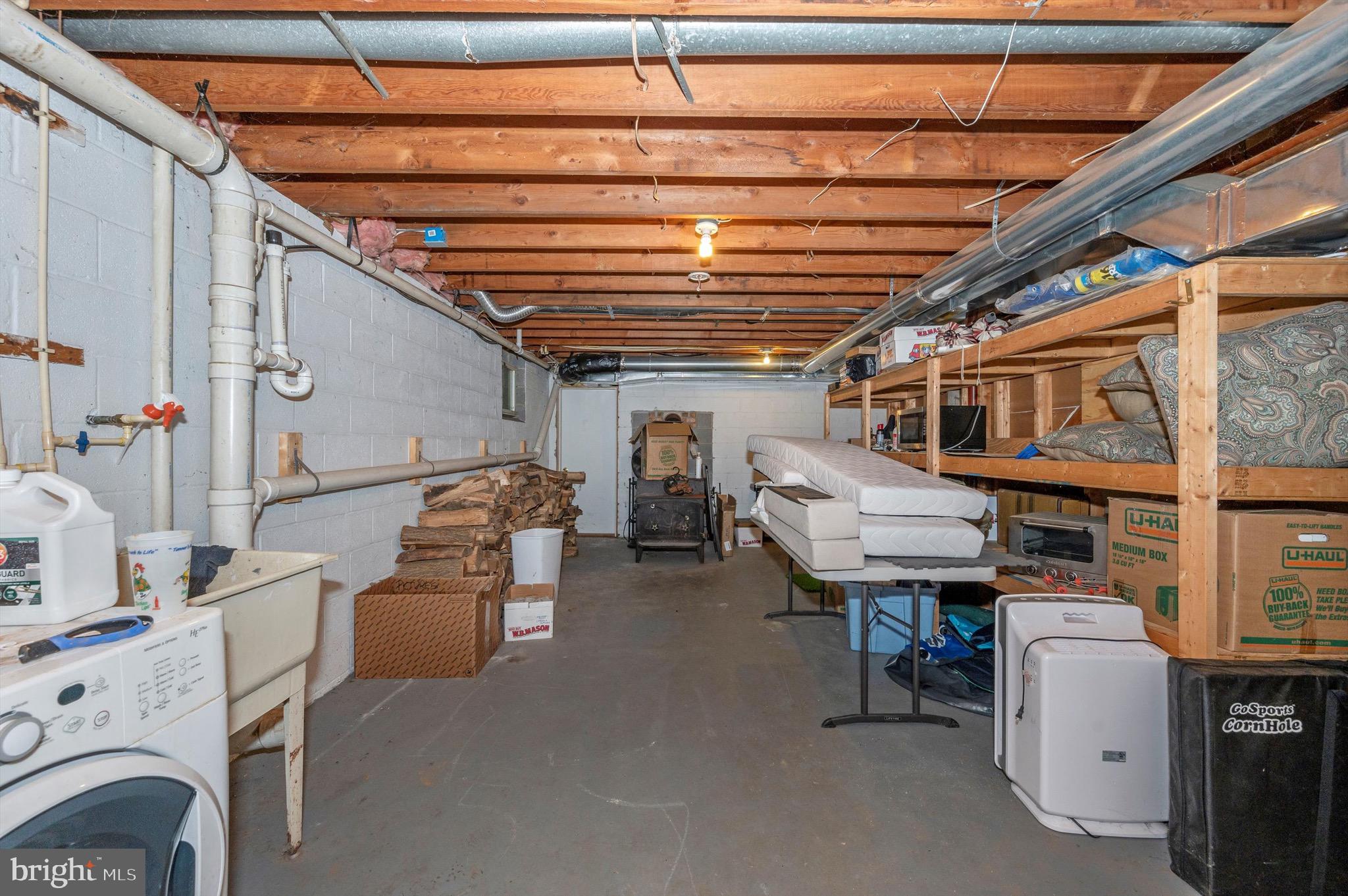 HOLLOW ESTATES - Residential