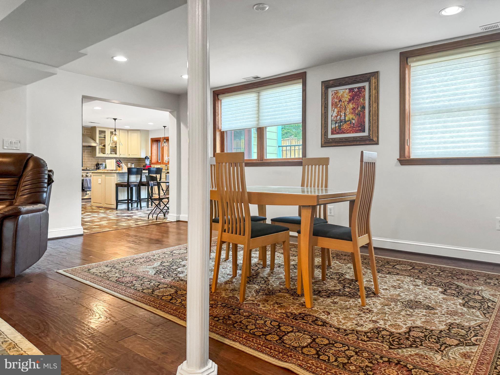 WAYNEWOOD - Residential