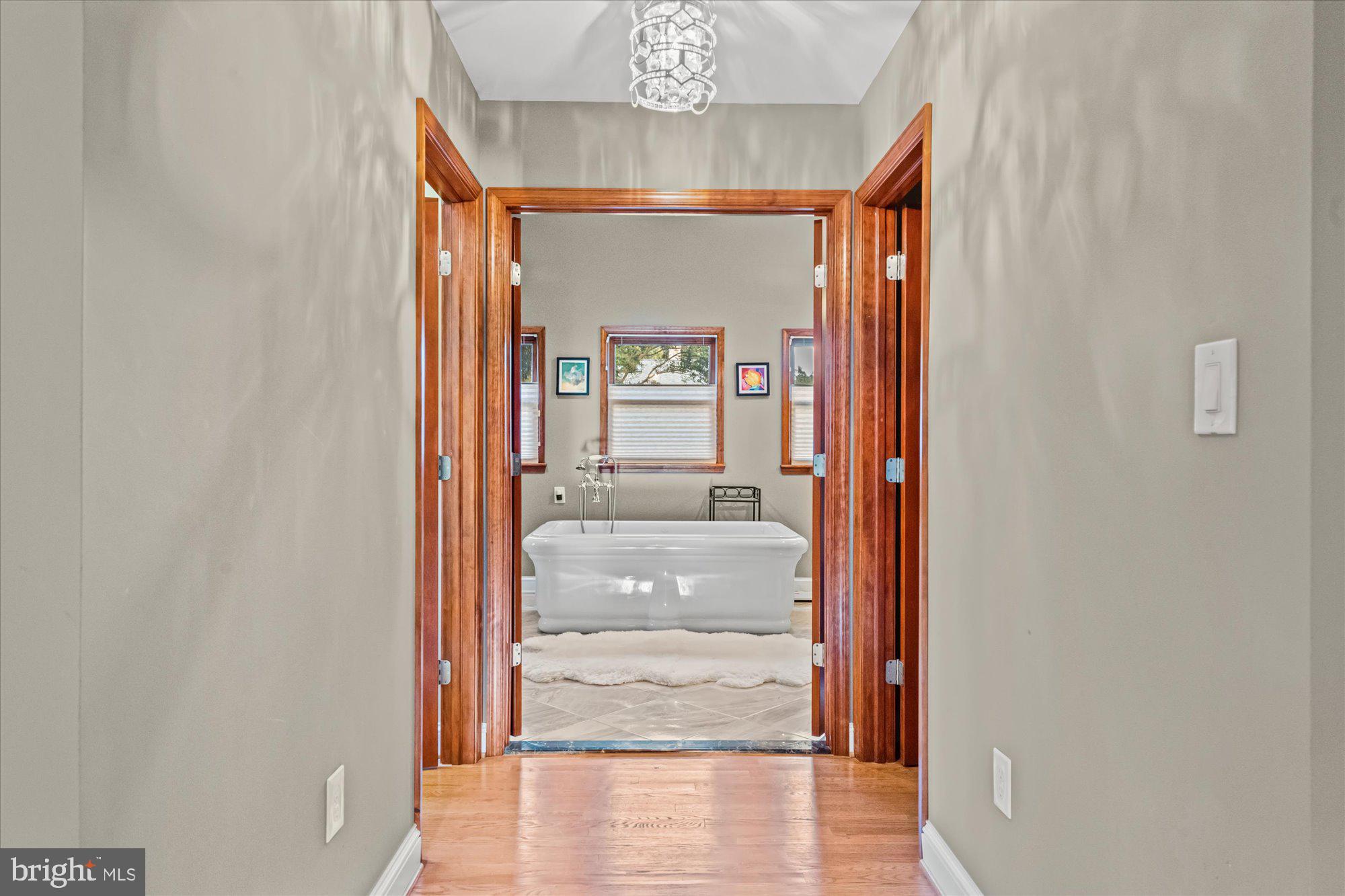 WAYNEWOOD - Residential