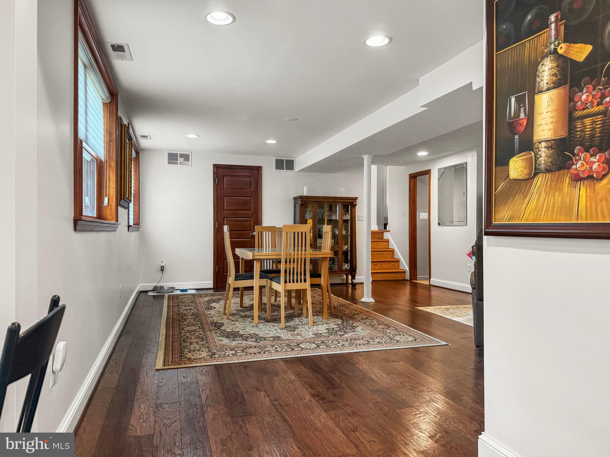 WAYNEWOOD - Residential