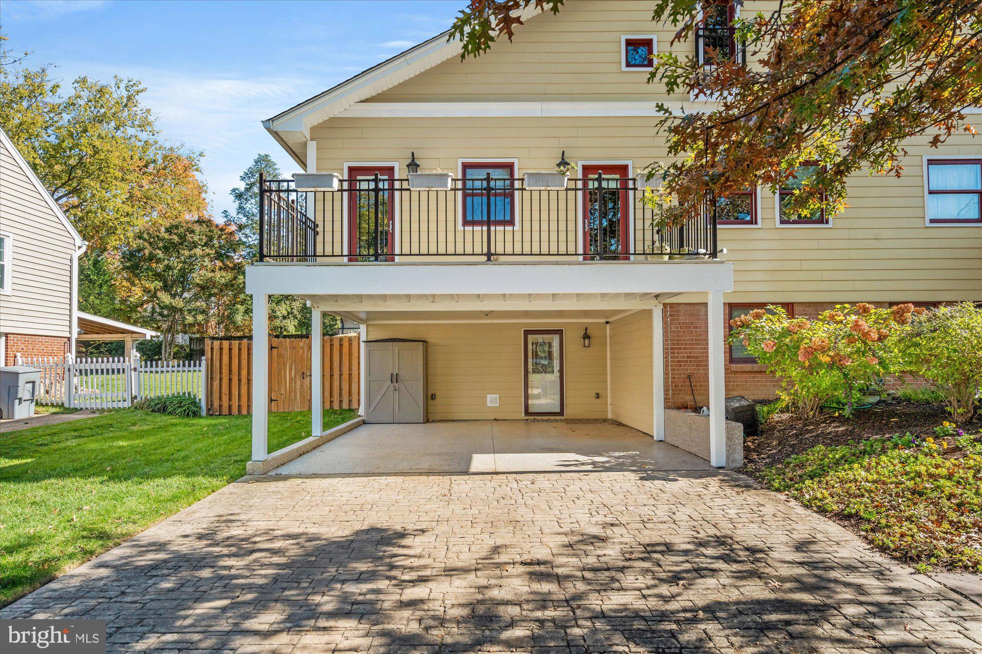 WAYNEWOOD - Residential