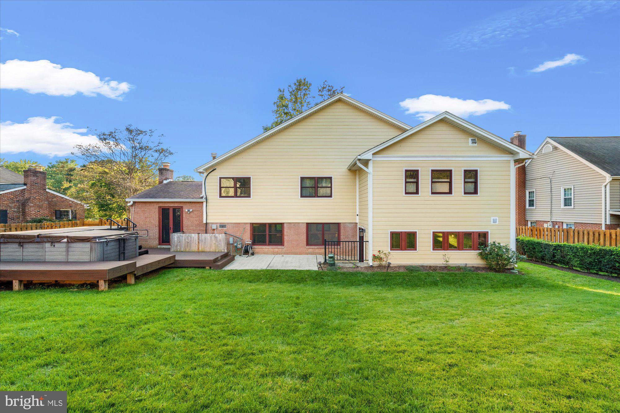 WAYNEWOOD - Residential