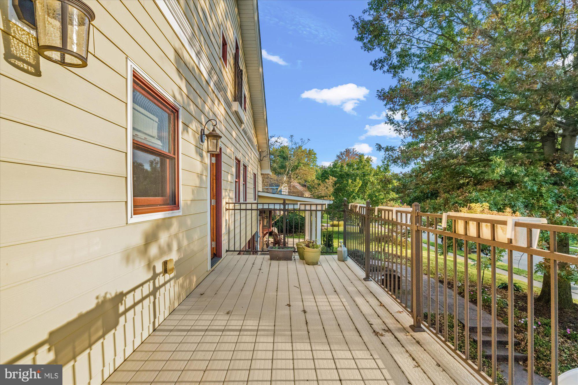 WAYNEWOOD - Residential