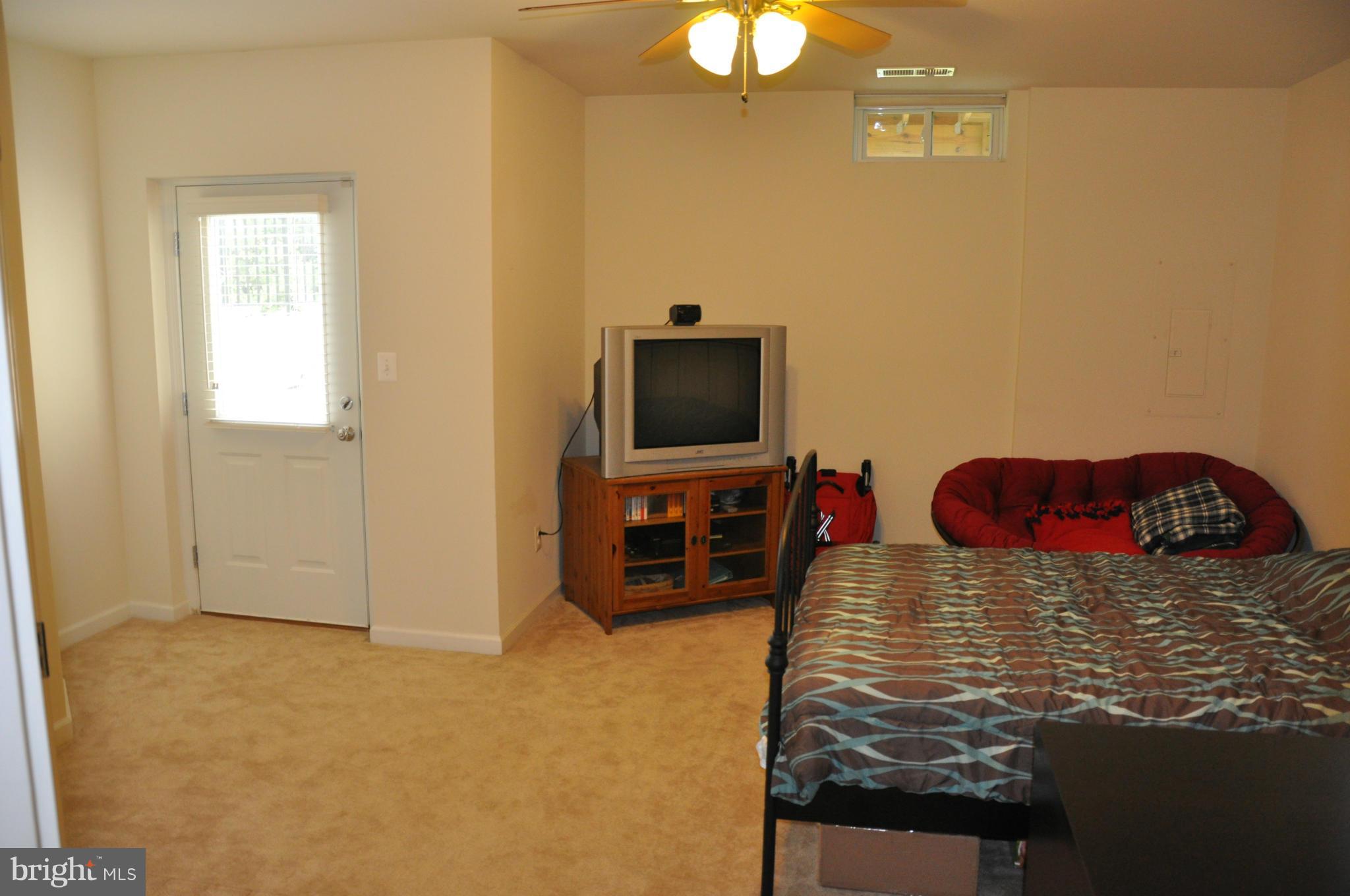 RIVER OAKS-BROOKFIELD CO - Residential