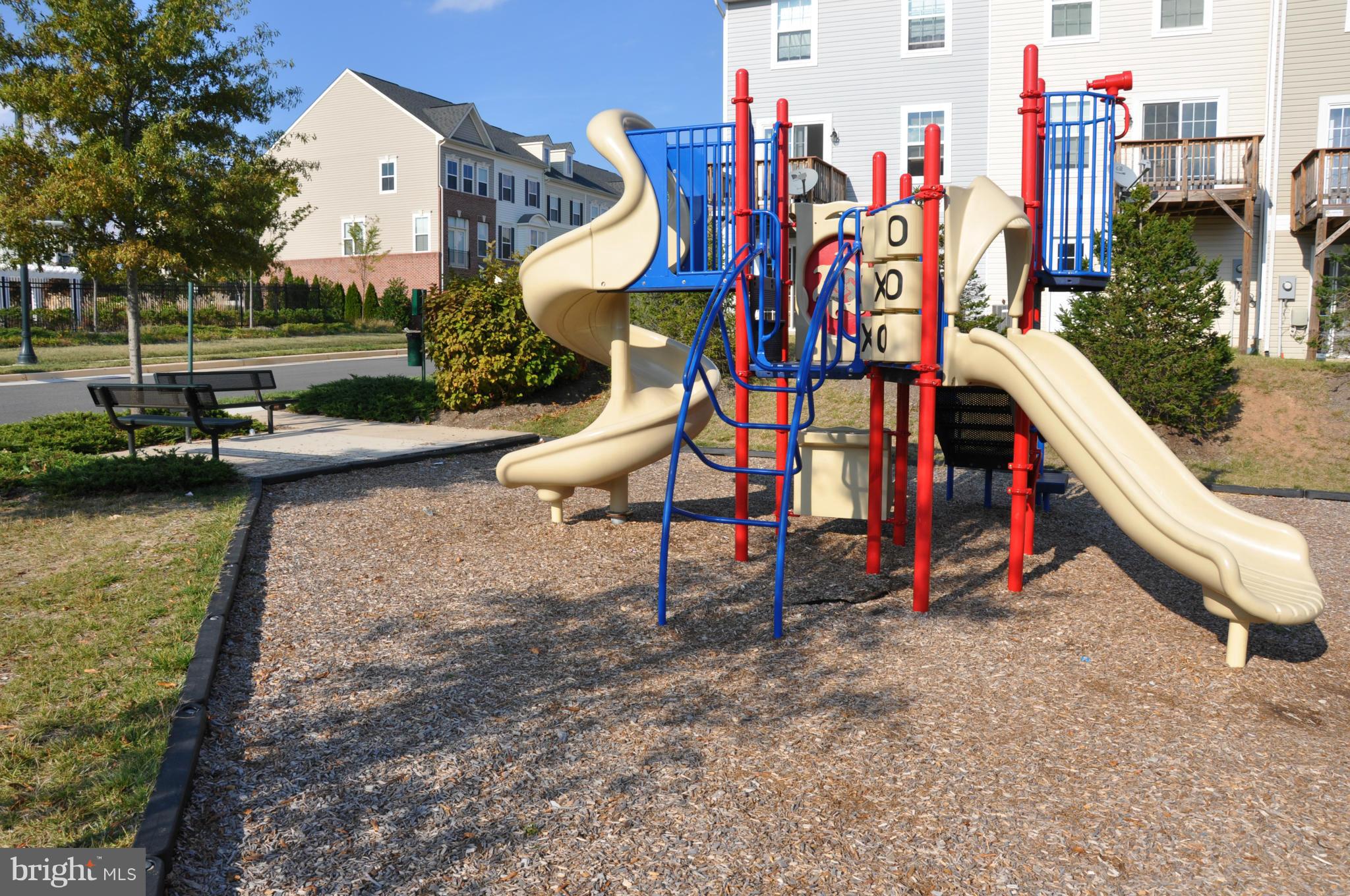 RIVER OAKS-BROOKFIELD CO - Residential