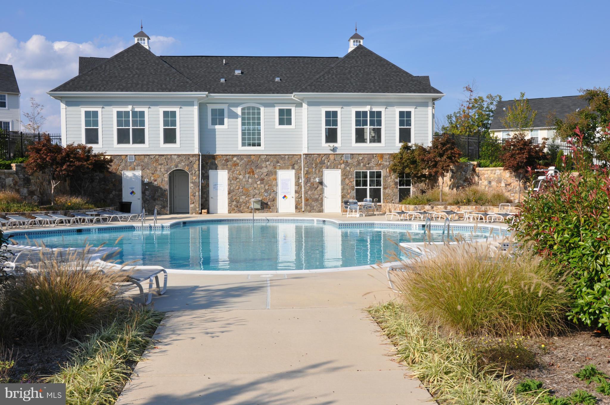 RIVER OAKS-BROOKFIELD CO - Residential