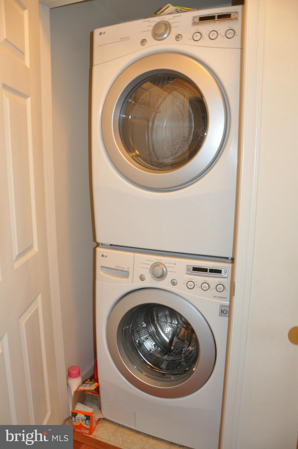 RIVER OAKS-BROOKFIELD CO - Residential