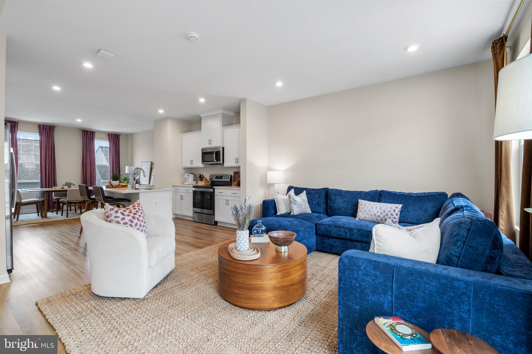 PRESIDENTS POINTE - Residential