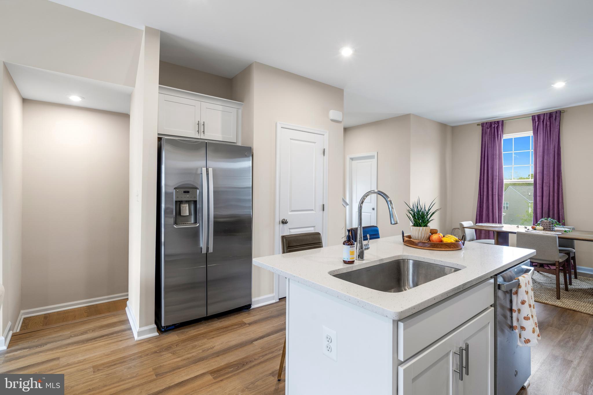 PRESIDENTS POINTE - Residential