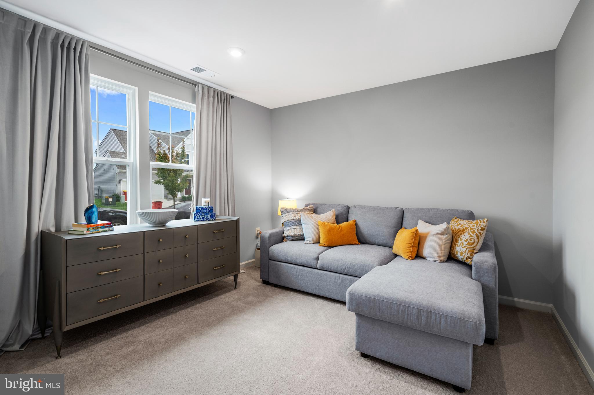 PRESIDENTS POINTE - Residential