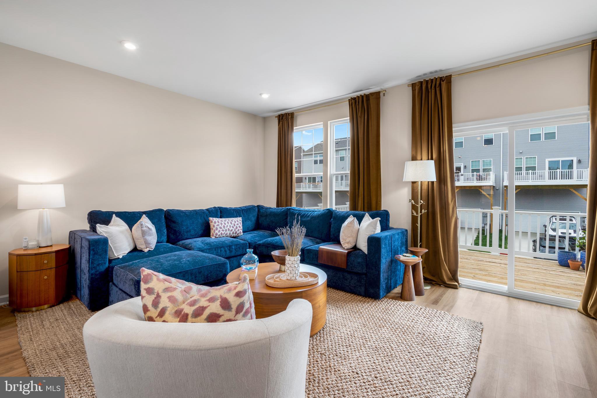 PRESIDENTS POINTE - Residential