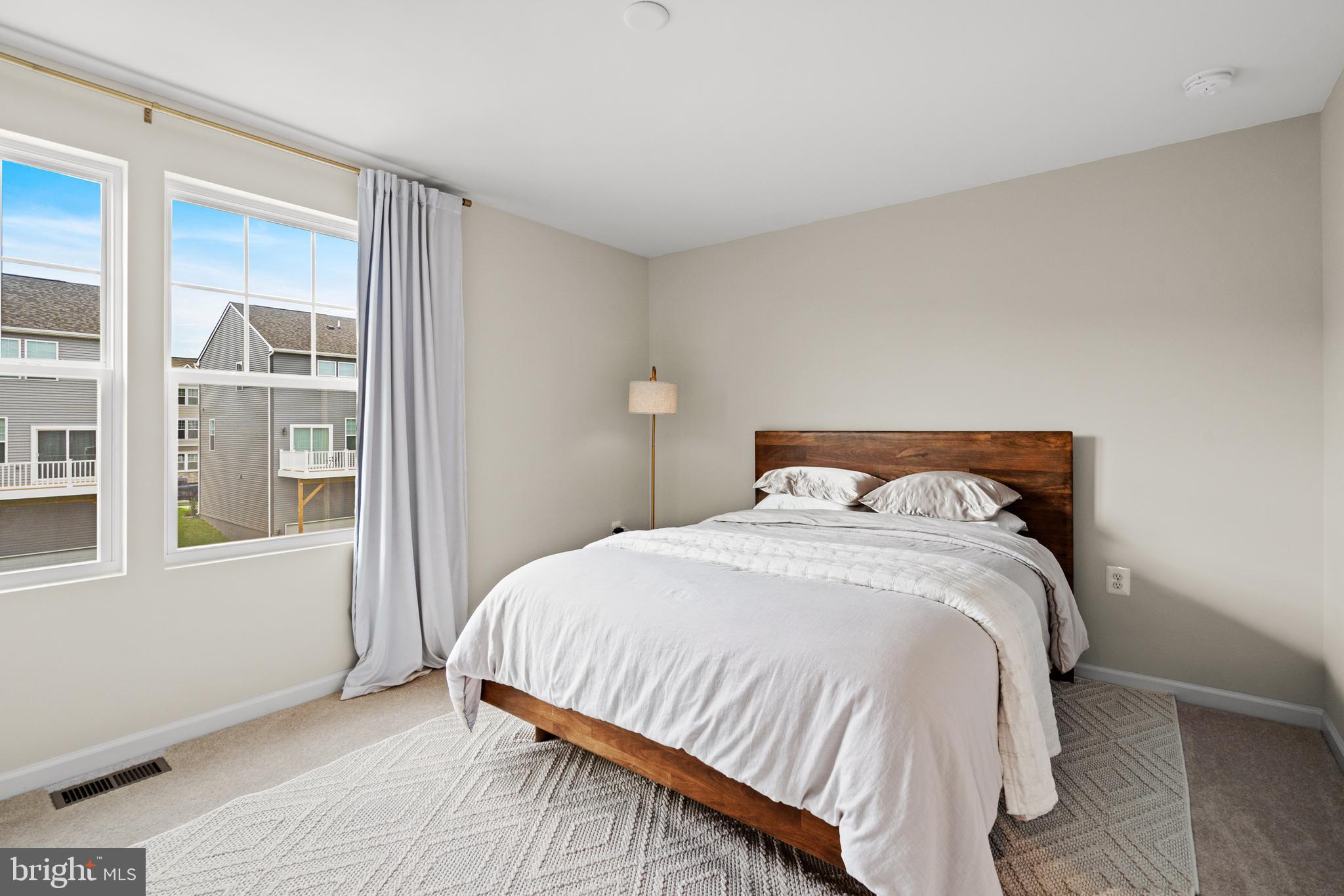 PRESIDENTS POINTE - Residential