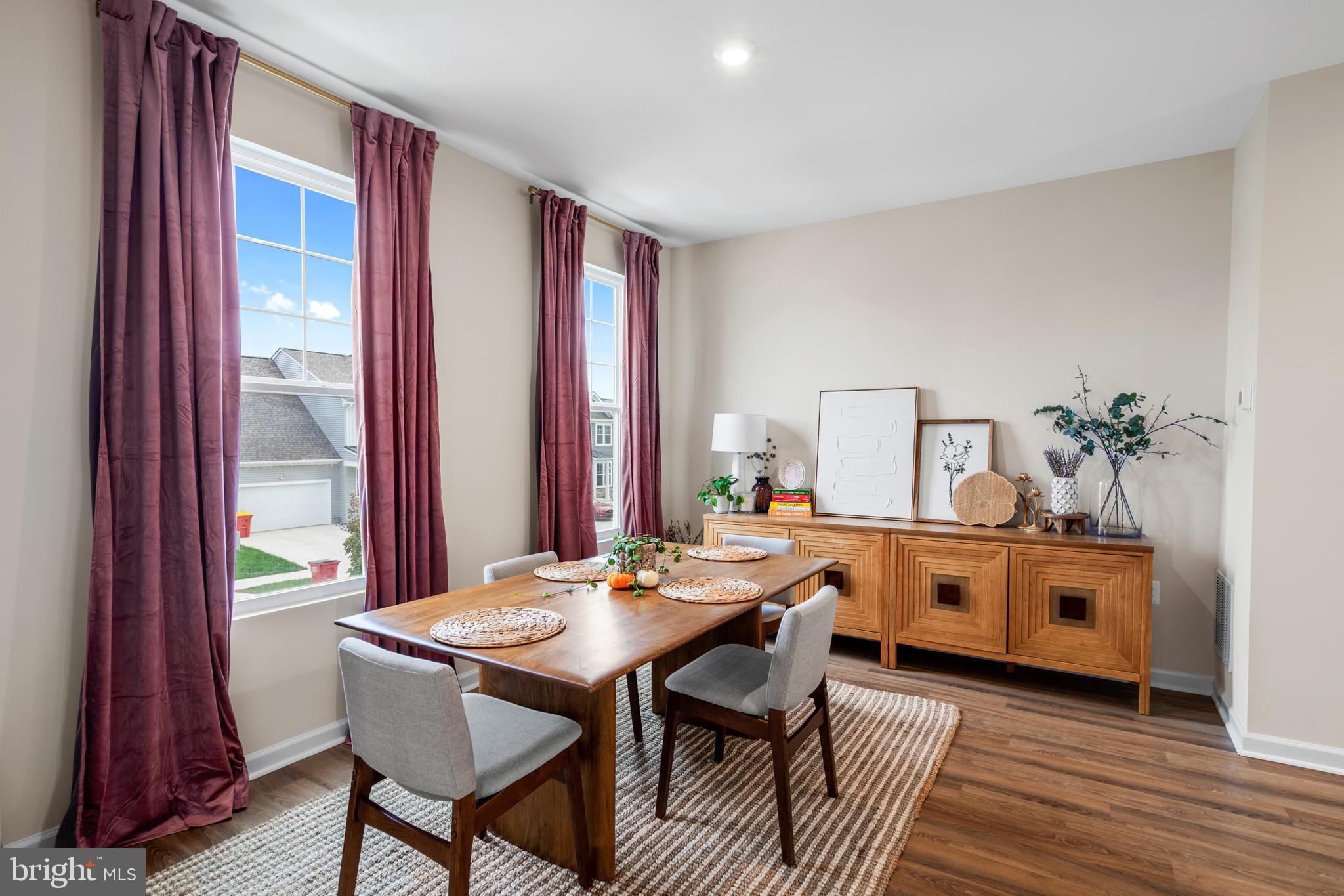 PRESIDENTS POINTE - Residential