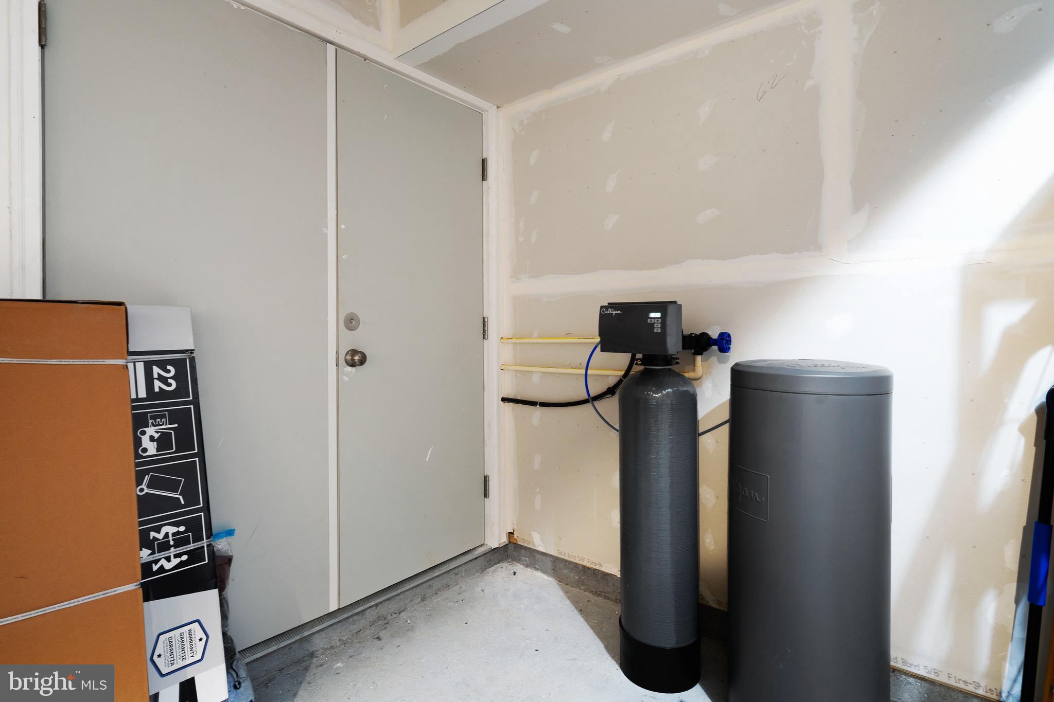 PRESIDENTS POINTE - Residential