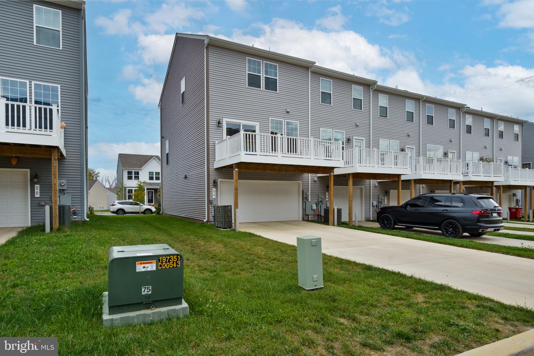 PRESIDENTS POINTE - Residential