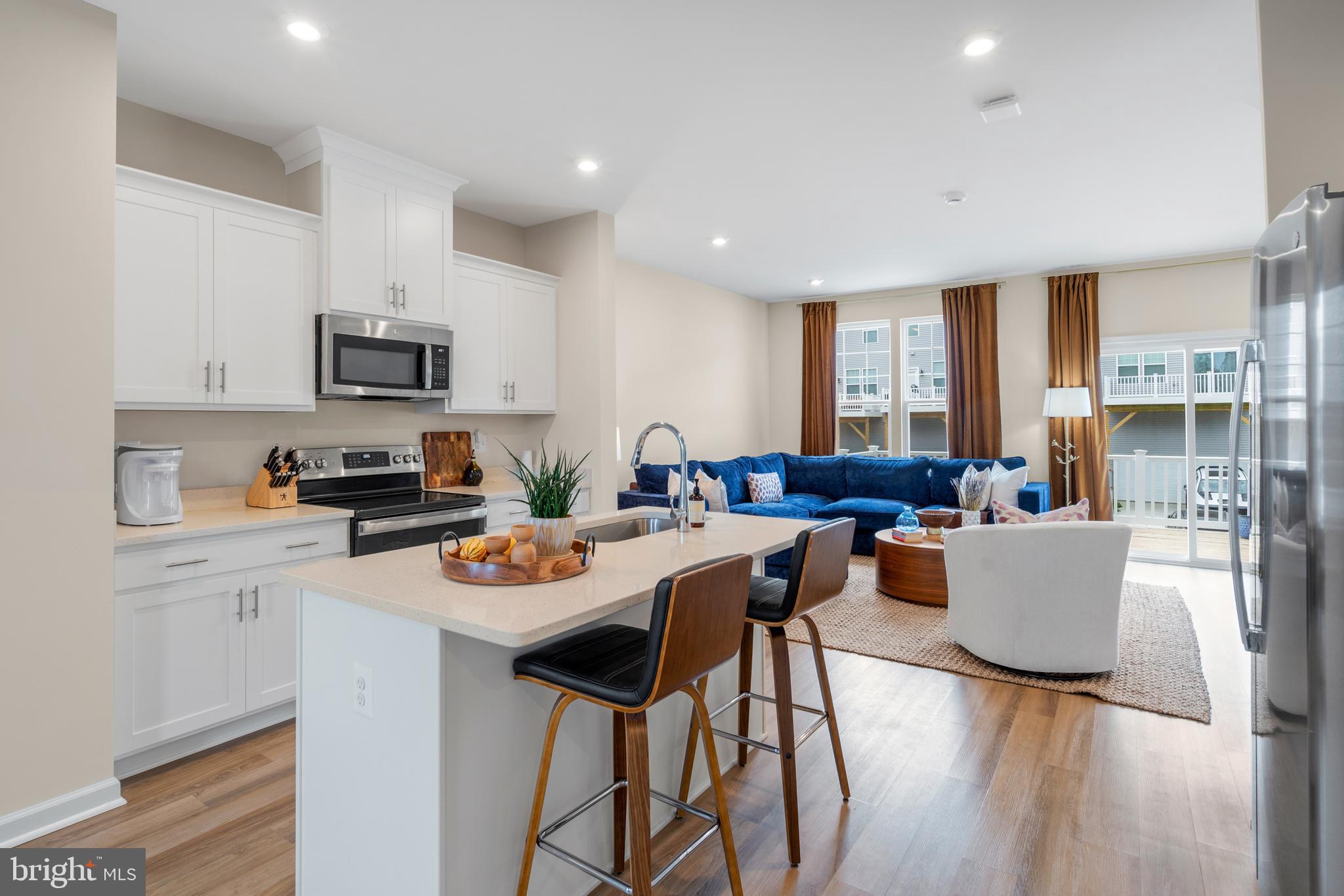 PRESIDENTS POINTE - Residential