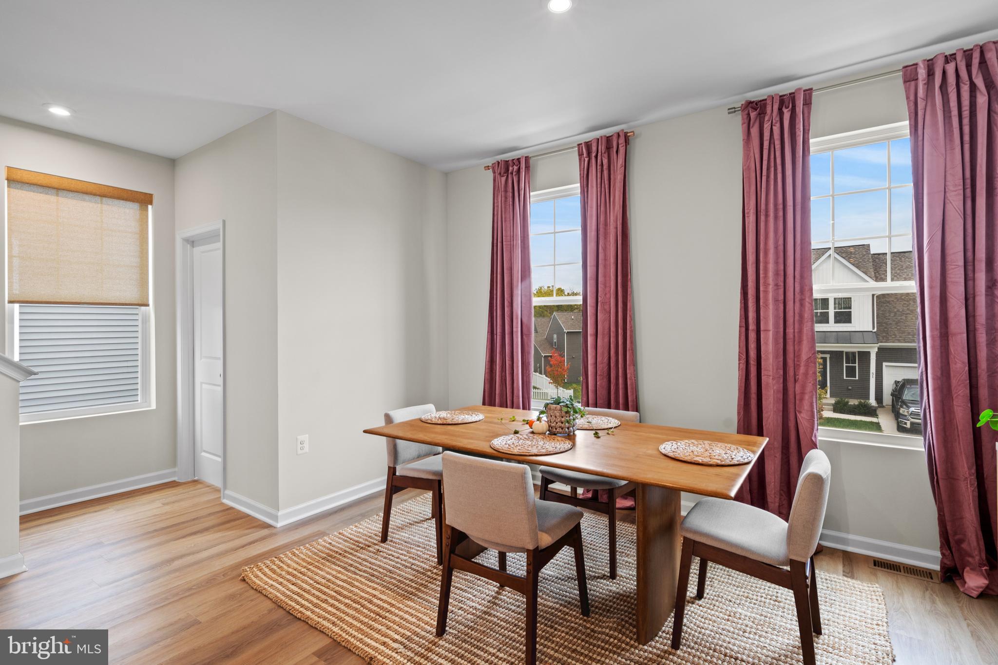 PRESIDENTS POINTE - Residential