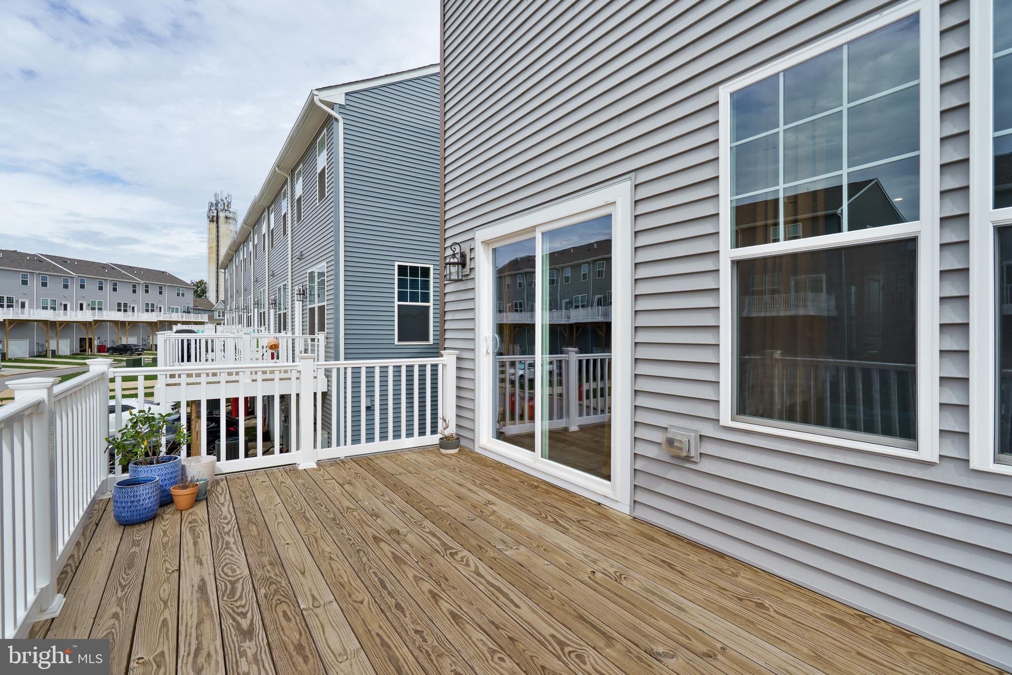 PRESIDENTS POINTE - Residential