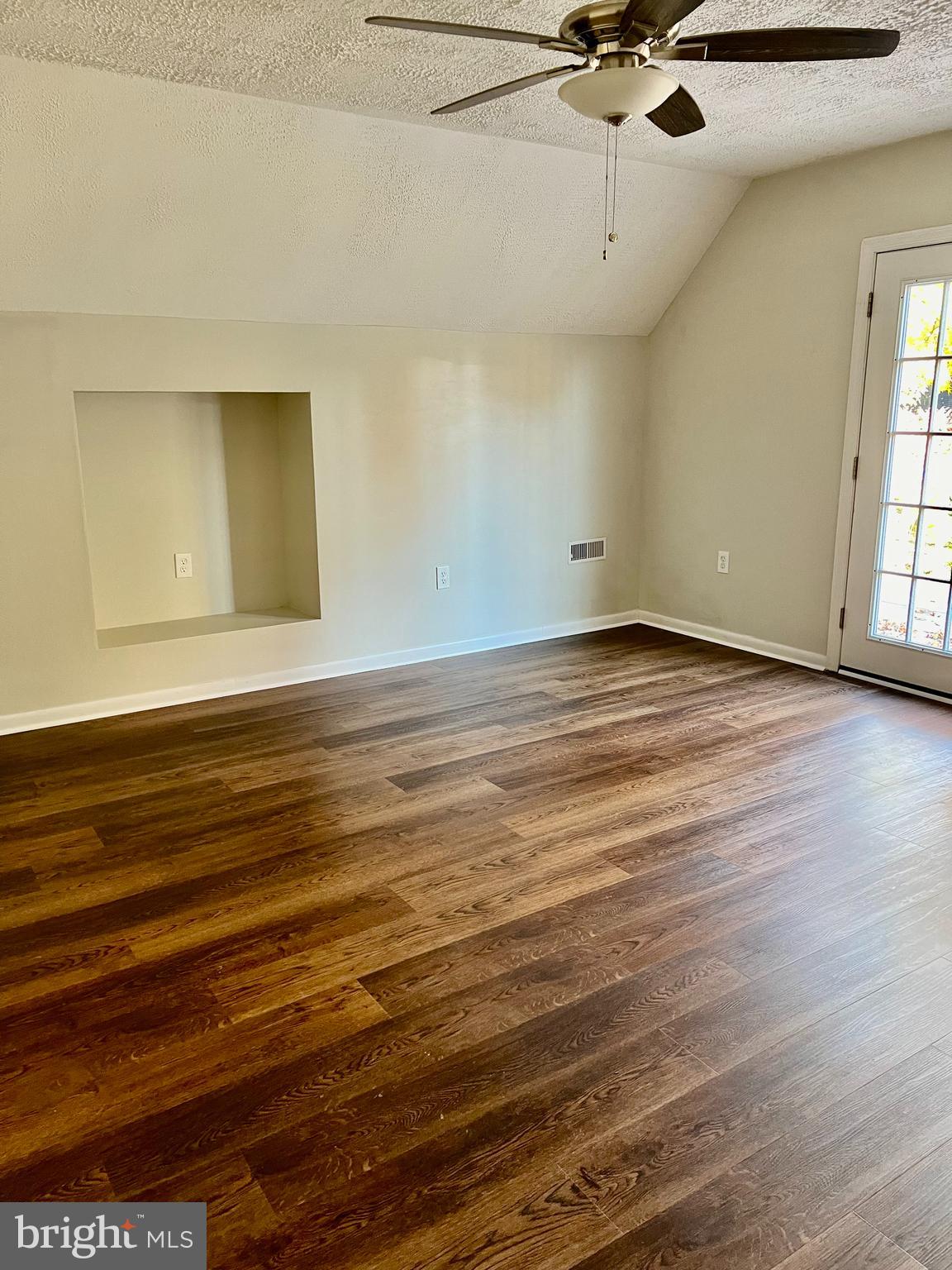 AVALON SHORES - Residential Lease