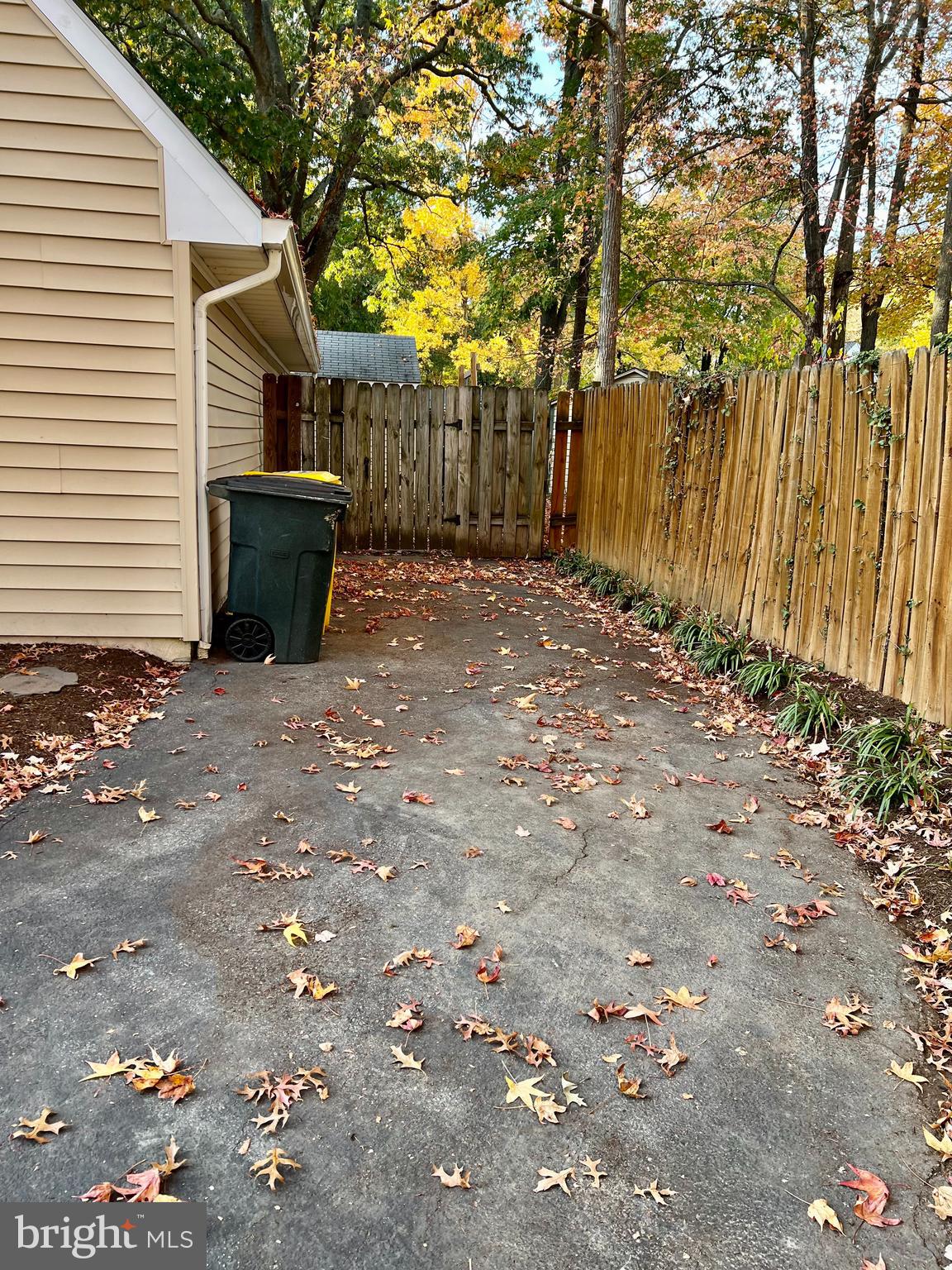 AVALON SHORES - Residential Lease