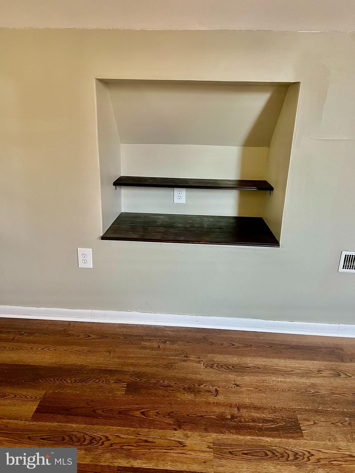 AVALON SHORES - Residential Lease