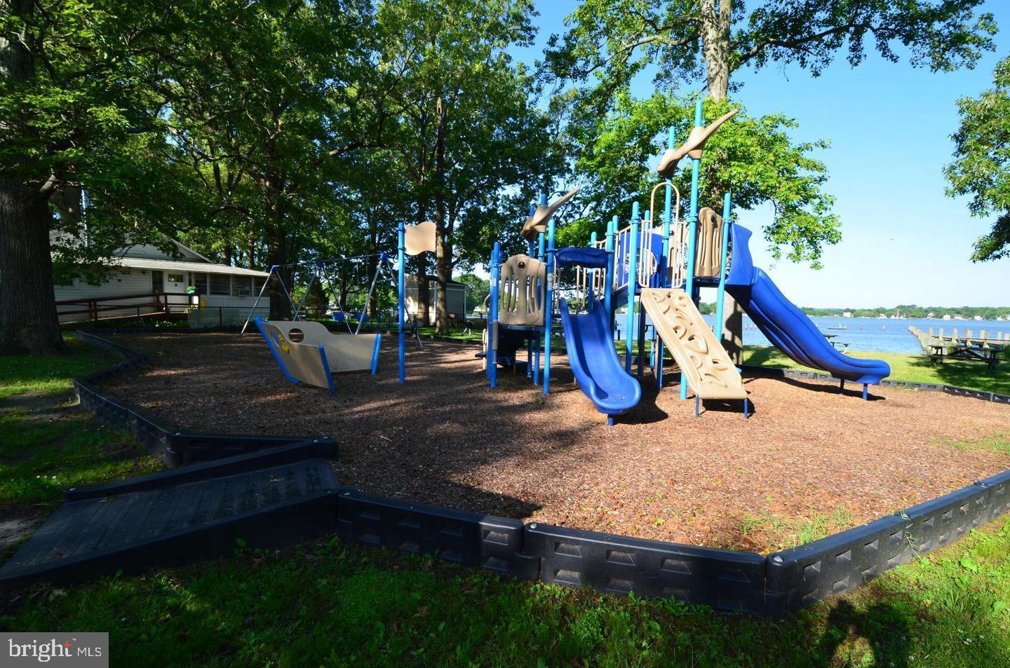 AVALON SHORES - Residential Lease