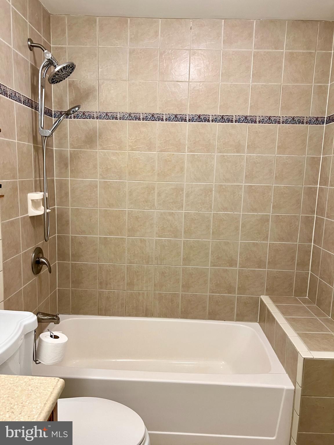 AVALON SHORES - Residential Lease