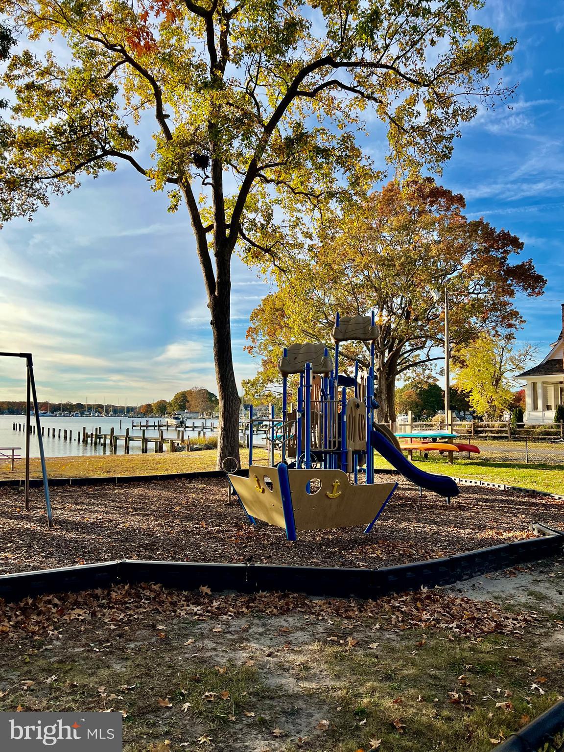 AVALON SHORES - Residential Lease