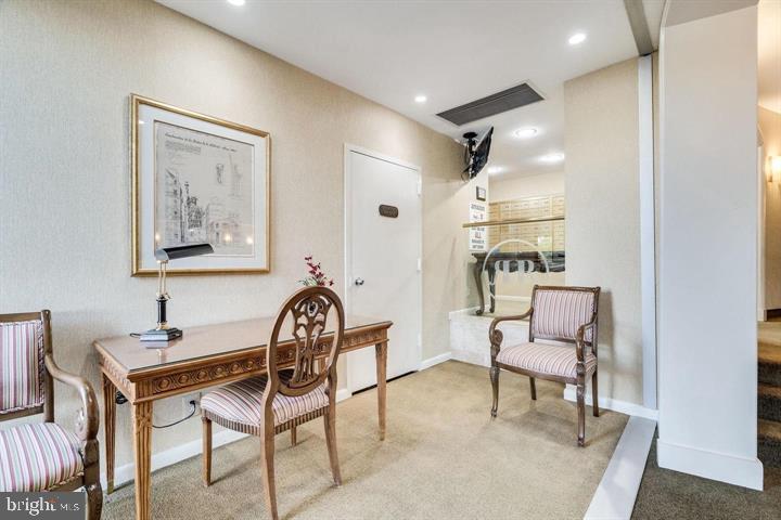 ROTONDA - Residential Lease