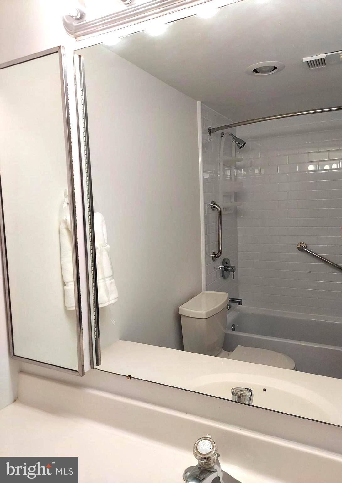 ROTONDA - Residential Lease